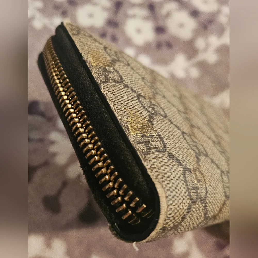 Gucci GG Supreme Bees Zip Around Wallet - Picture 5 of 11